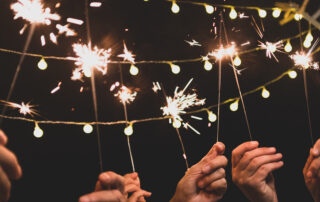 Hands-holding-sparklers