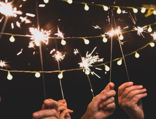 The Differences Between Wedding Sparklers, Fairy Sticks, and Cold Sparklers