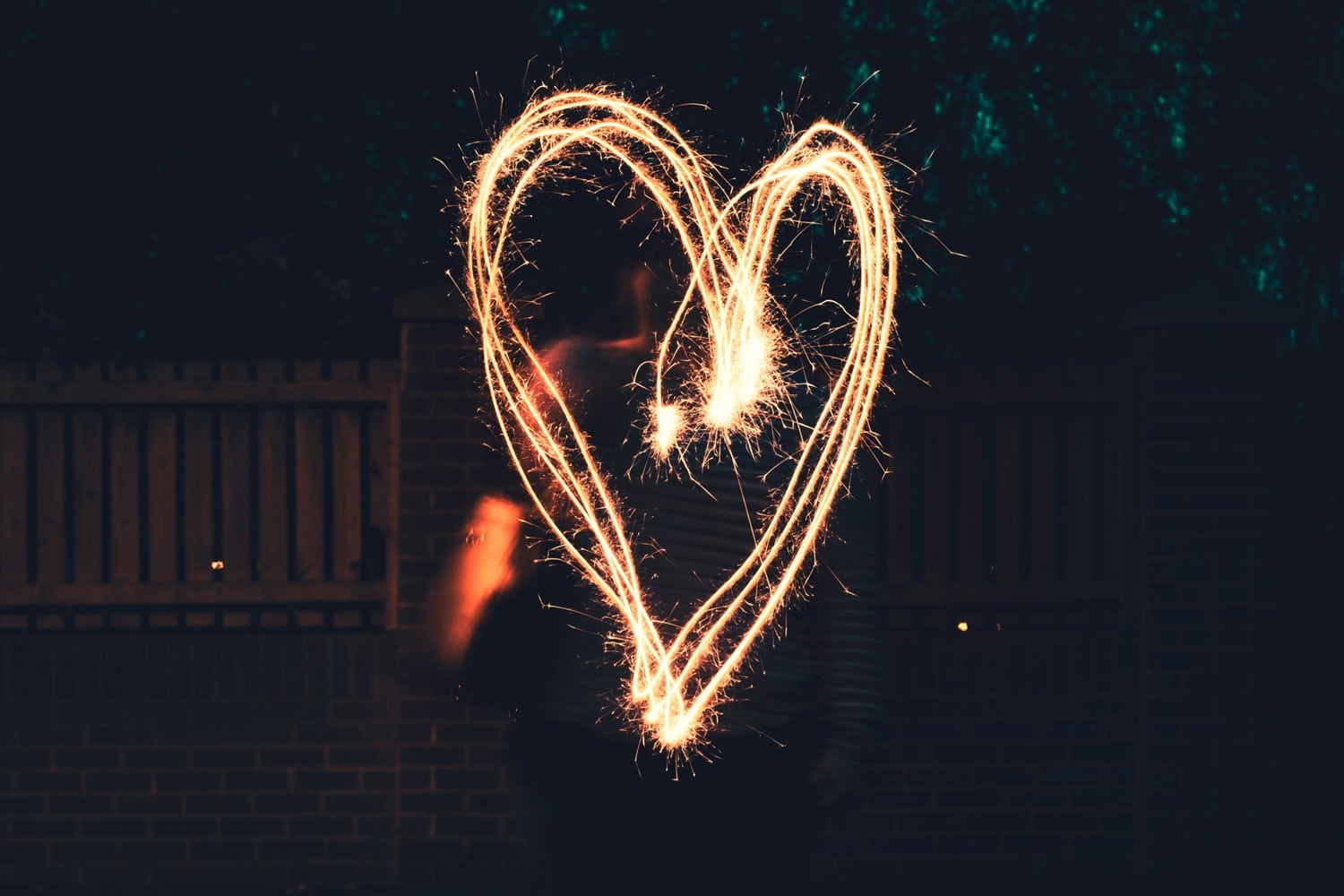 HowToWriteWithSparklers-2
