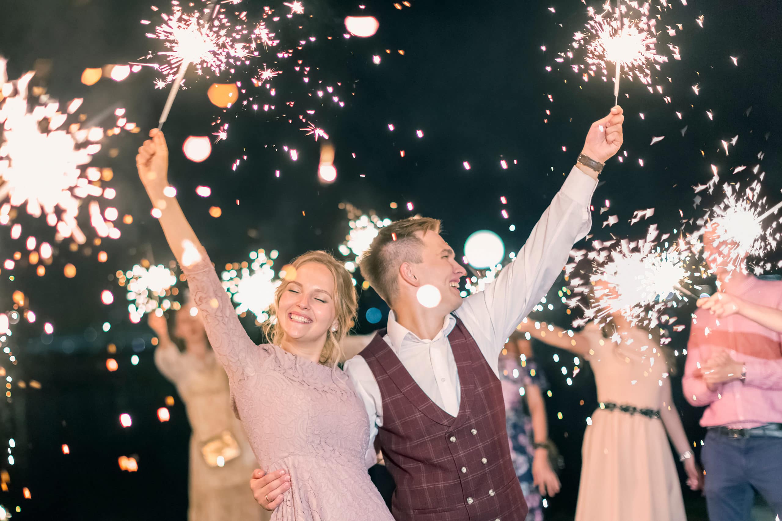 wedding-sparkler-exits