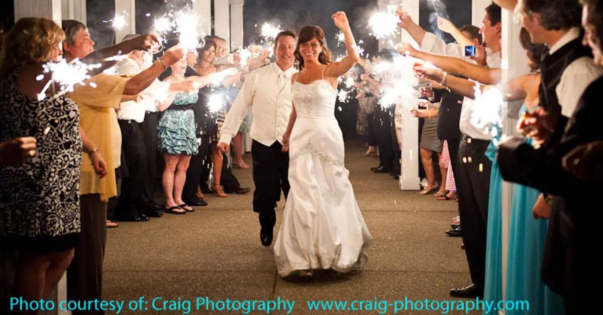 pittsburgh-wedding-sparkler-wedding-exit
