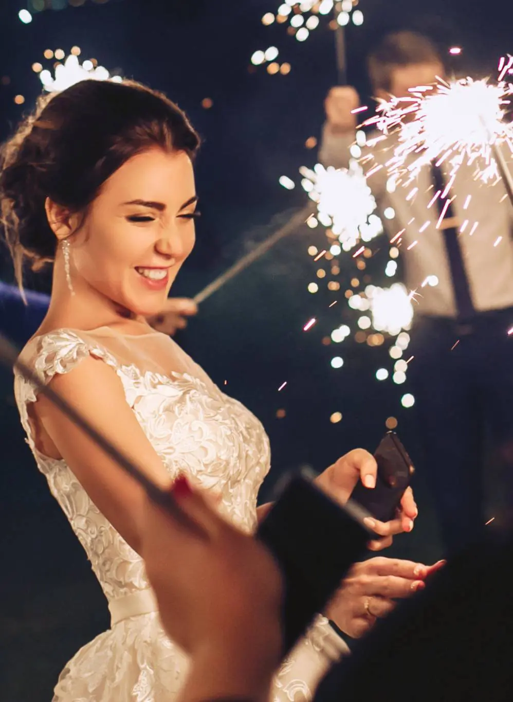wedding-sparklers-bride