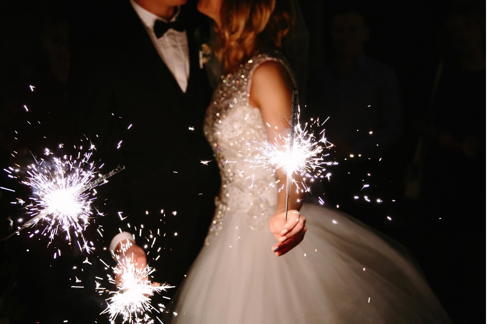 wedding-sparklers-guide